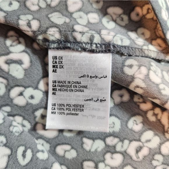 Alfani grey floral long sleeve button up blouse silky feel 100% polyester - Picture 9 of 9